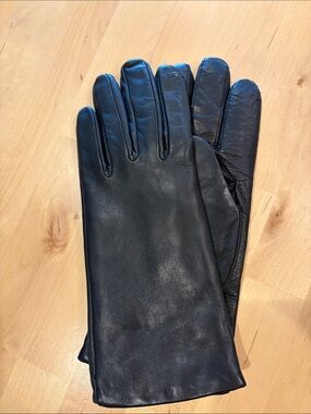 Women’s size M L.L. Bean black 100% sheepskin gloves with wool blend lining EUC